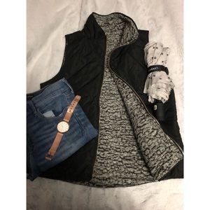 Sherpa lined reversible vest!